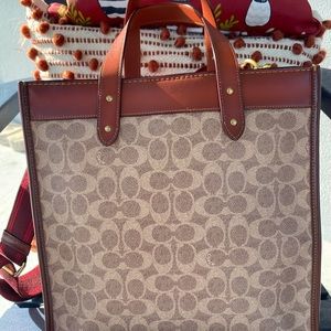 Coach Field Tote Signature rust & tan logo - New